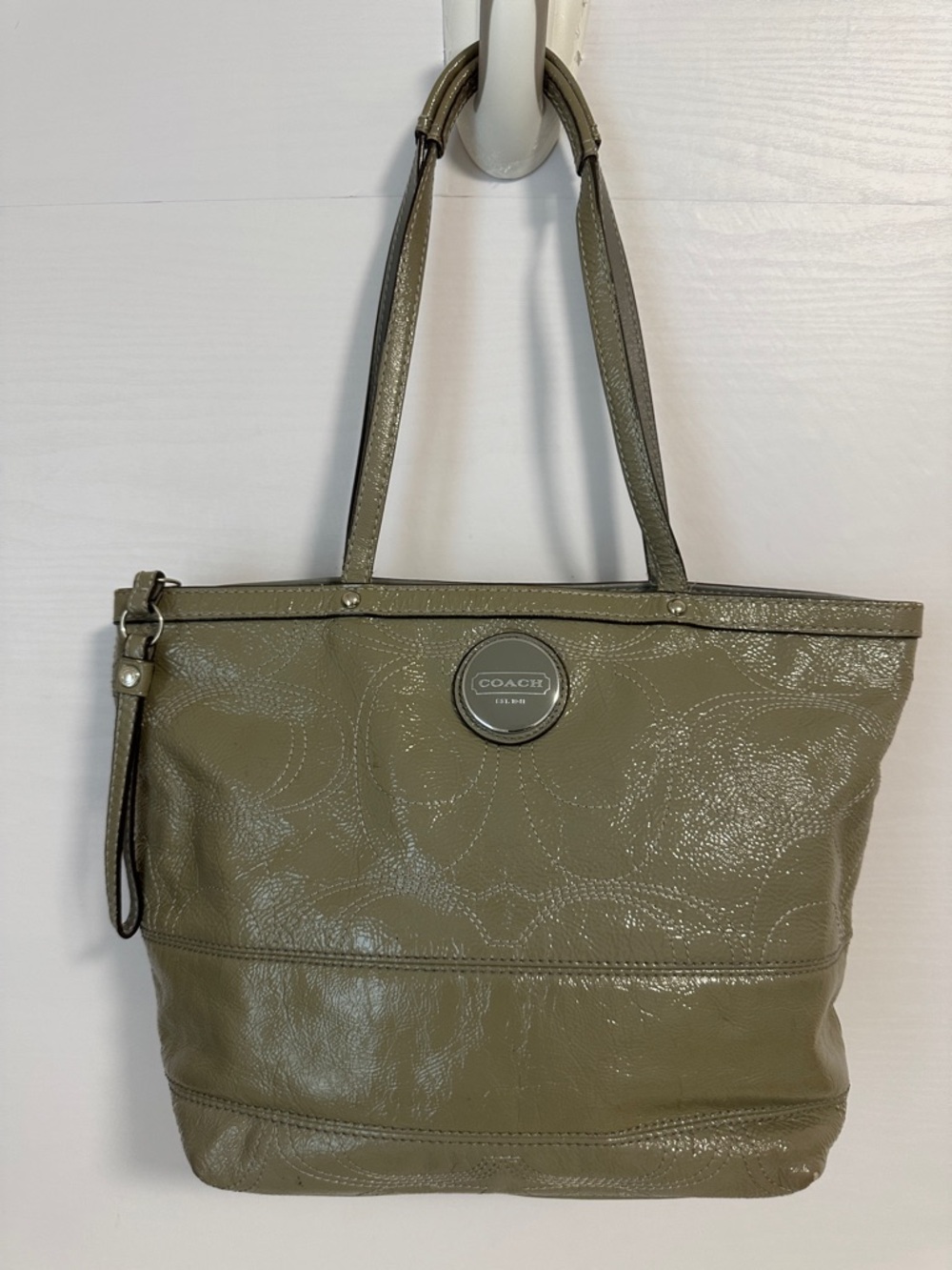 Coach Patent Signature Leather Shoulder Bag Purse